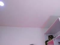 Me encanta explorar mi cuerpo con mis dedos, gemir fuerte en tus oídos mientras llego al pico del éxtasis. Mis piernas tiemblan cuando tengo un orgasmo y mi vagina se moja tanto que podrías saciar tu sed. Me gusta chupar mirando tus ojos.