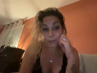 Minette du sud est là pour vous divertir , timide mais coquine