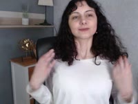 I’m into hard rock, surf rock and epic movie soundtracks – Metallica vibes always welcome. I love horror, thrillers and sci-fi (Evil Dead, Resident Evil, Hellraiser, Event Horizon… yes, I have a weakness for dark stories