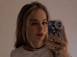closeup cam AliceWoody