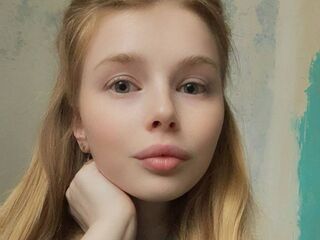 camgirl fingering shaved pussy MiaGronburg