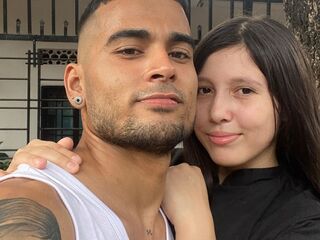 camgirl blowjob live sex IsaAndLeo