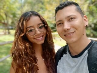 live webcam sex MeganAndJulian