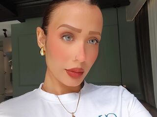 hot camwhore AdrianaRossetti