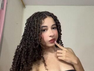 camgirl fingering bald pussy AmandaFerri