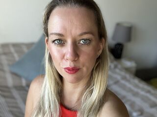 naked camgirl photo AmindaRobin