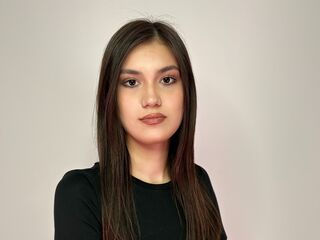 camgirl chatroom AmityBiddy