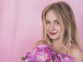 naughty camgirl masturbating with vibrator AngelDaria