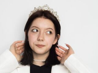 camporn ArielleTewell