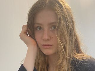 nude webcamgirl photo AuraTyce