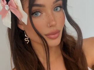 naked cam girl picture BellaSophiaSky