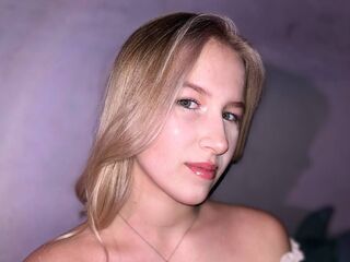naked cam girl picture BettyKirsy
