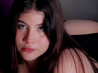 closeup web cam BiancaField