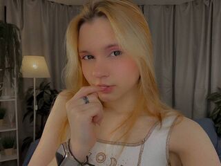 cam girl playing with dildo BrittGreenhouse