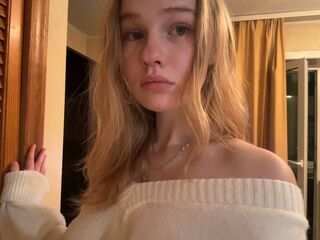 naked camgirl BrittaneyCreitz