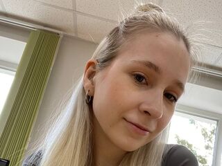 closeup webcam BrittleDorget