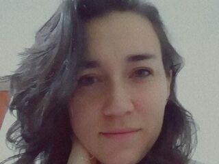 naughty camgirl masturbating with dildo CarolineDid