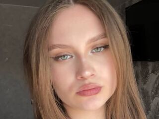 bedroom web cam CarylonPreis