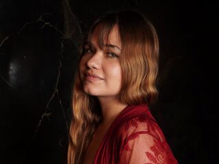 sexchat CharlotBlonde
