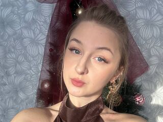 beautiful camgirl CharoletteHeckle