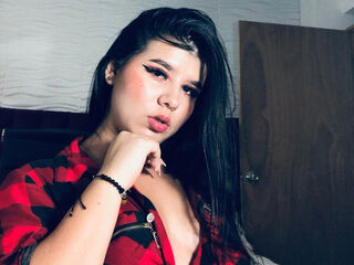 masturbating camgirl CheilyAdams