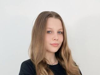 free adult cam ChristianeSivie