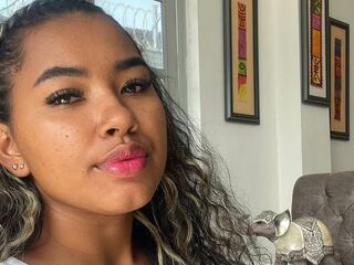 camslut fingering pussy CinnaPasiony