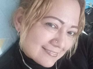 webcam girl chatroom ClauDaniels