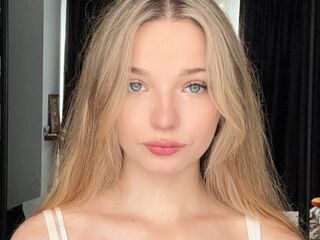 naked camgirl picture CleliaGoel
