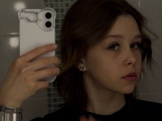 camwhore masturbating with sextoy CorieDemagastris