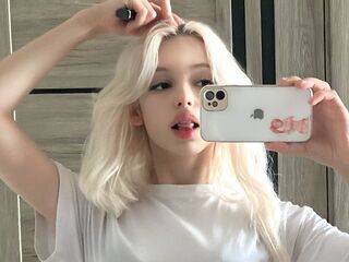 chat show CourtneyAdamo