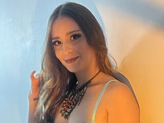 naughty camgirl fingering shaved pussy CrissyEvans