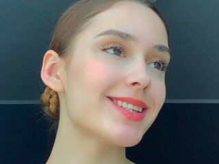 webcam striptease show DeannePlecker