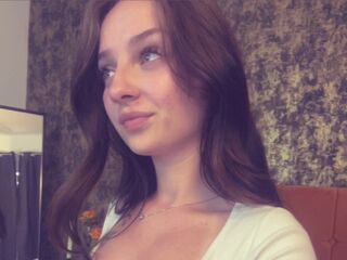 camgirl shaving pussy DeliaAmour