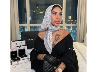 naked cam girl masturbating with vibrator DianaCarolinas