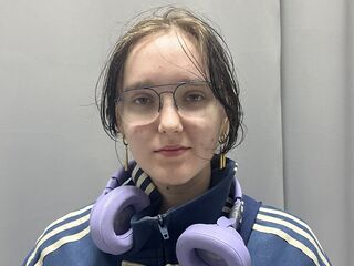 teaser cam DoraDawson