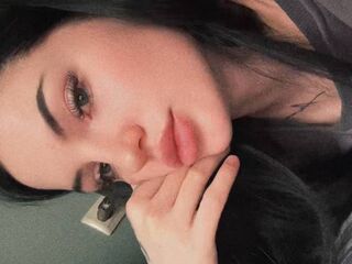 fingering girl DorettaGirling