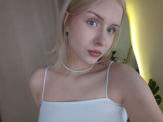 nude cam DorisMaurs