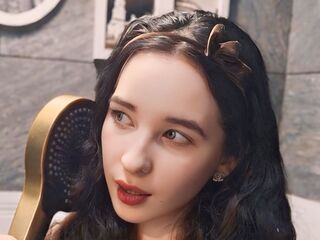 camgirl fingering bald pussy EliseGianola