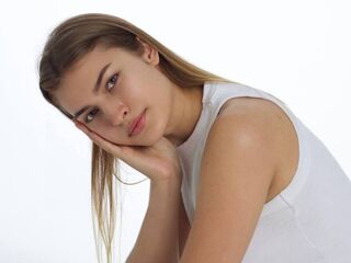 nude webcam girl ElizSautner