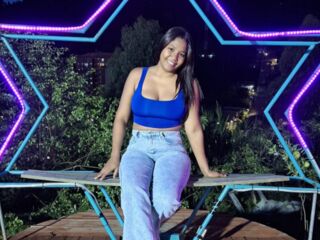 chatrubate cam girl EmiVoss