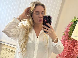 naked cam girl masturbating with sextoy EnnaMiller