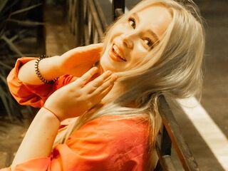 camslut masturbating EstellaLugabihl