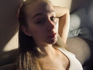 shaved pussy webcam EunaSantamaria