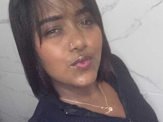 camgirl masturbating with vibrator EvaMalia