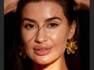 camslut spreading pussy EvaNever