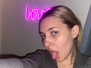 naughty camgirl photo EvelInDreamer