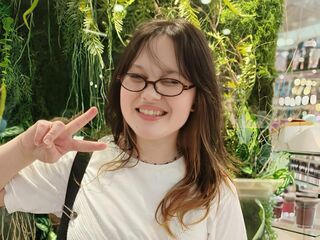 camwhore spreading pussy FayLawley