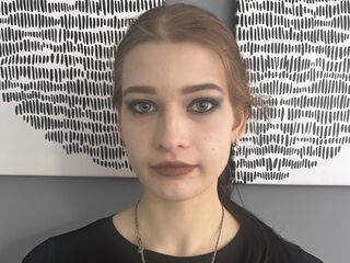 girl topless FoxiaLee