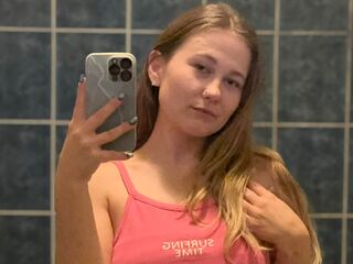 naked camgirl masturbating with dildo GlossyMonica